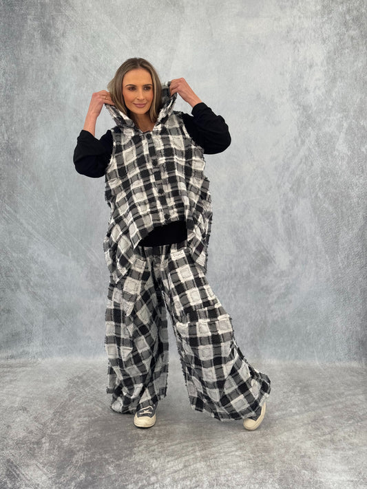 Multi Tuck Vest