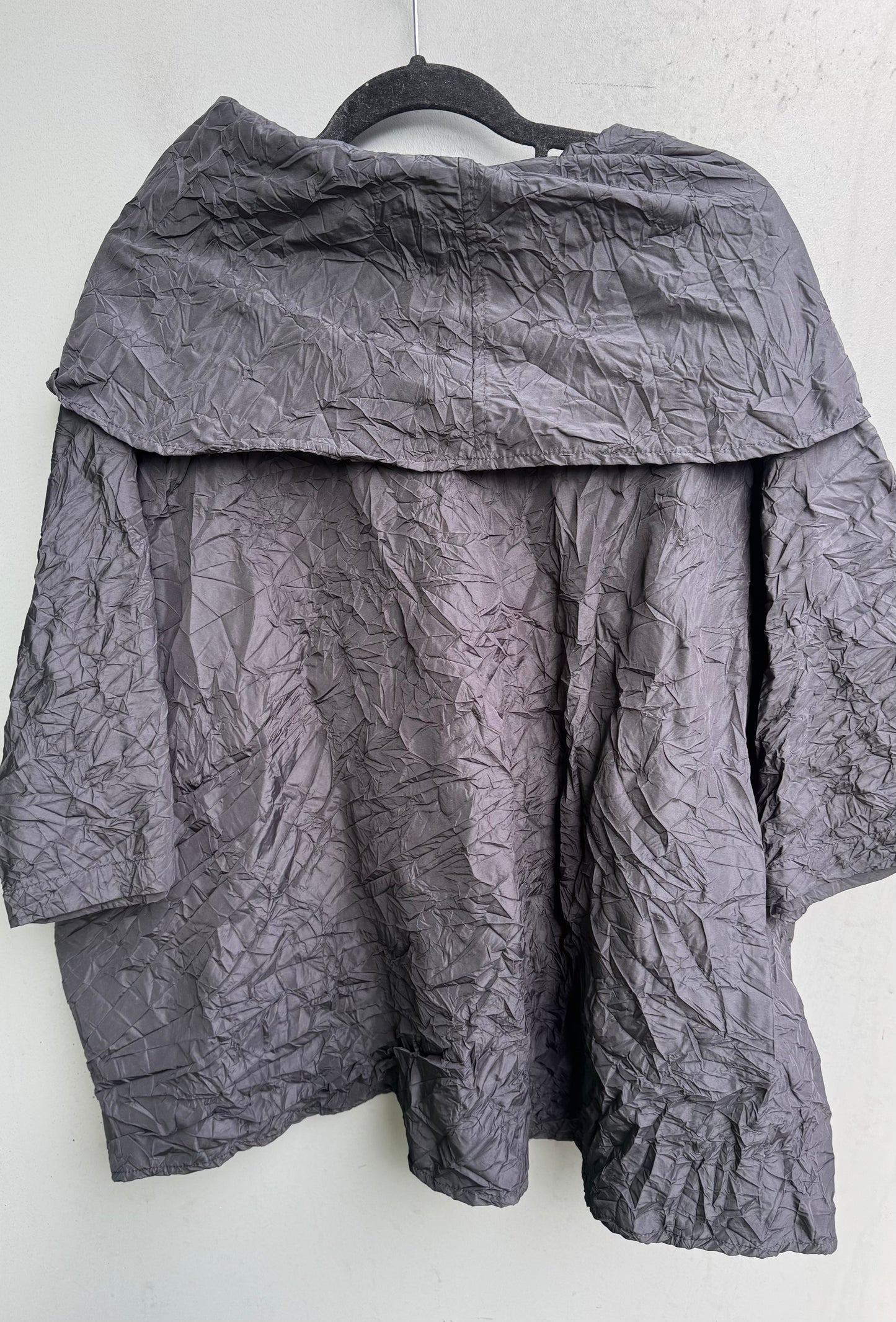 Two Pocket Criss Cross Cowl