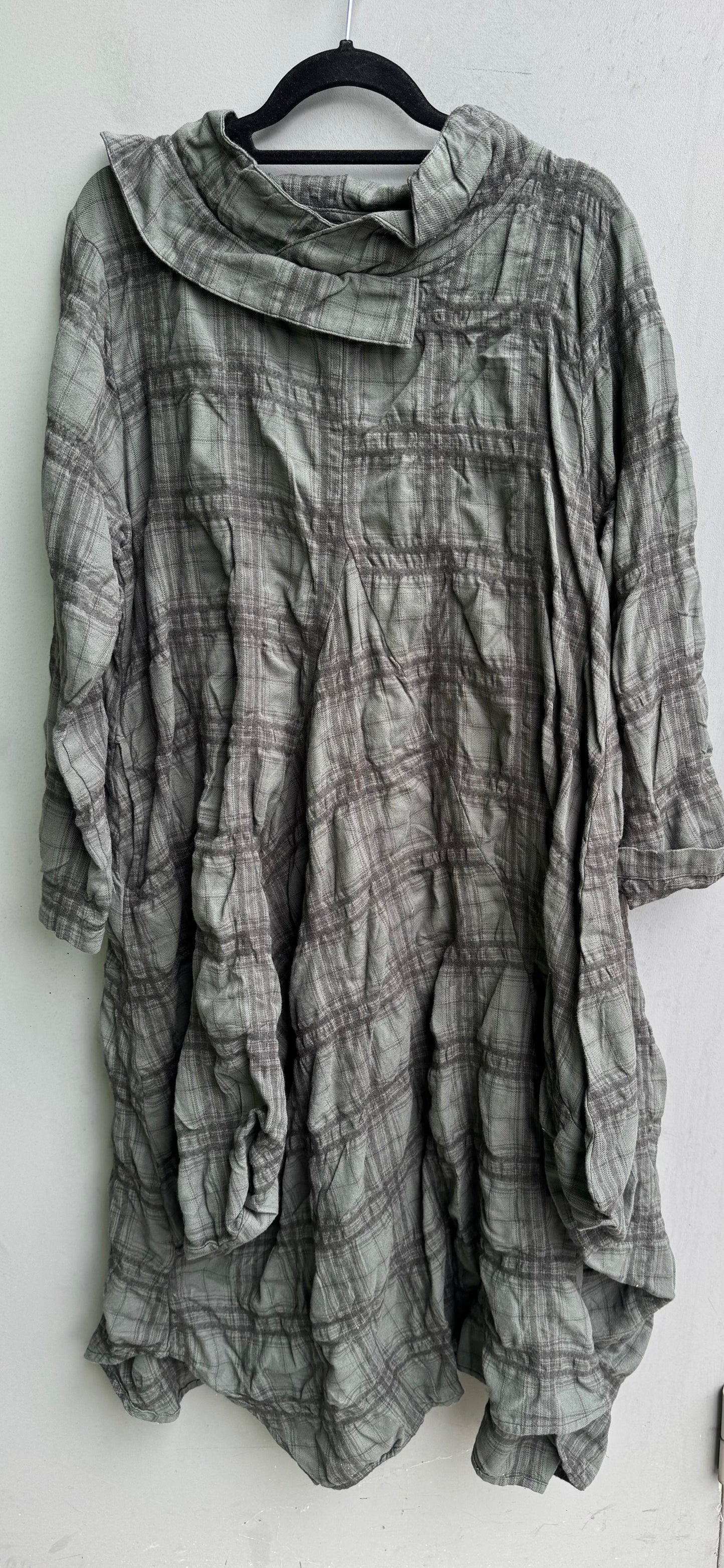 Long Sleeve Criss Cross Glamour