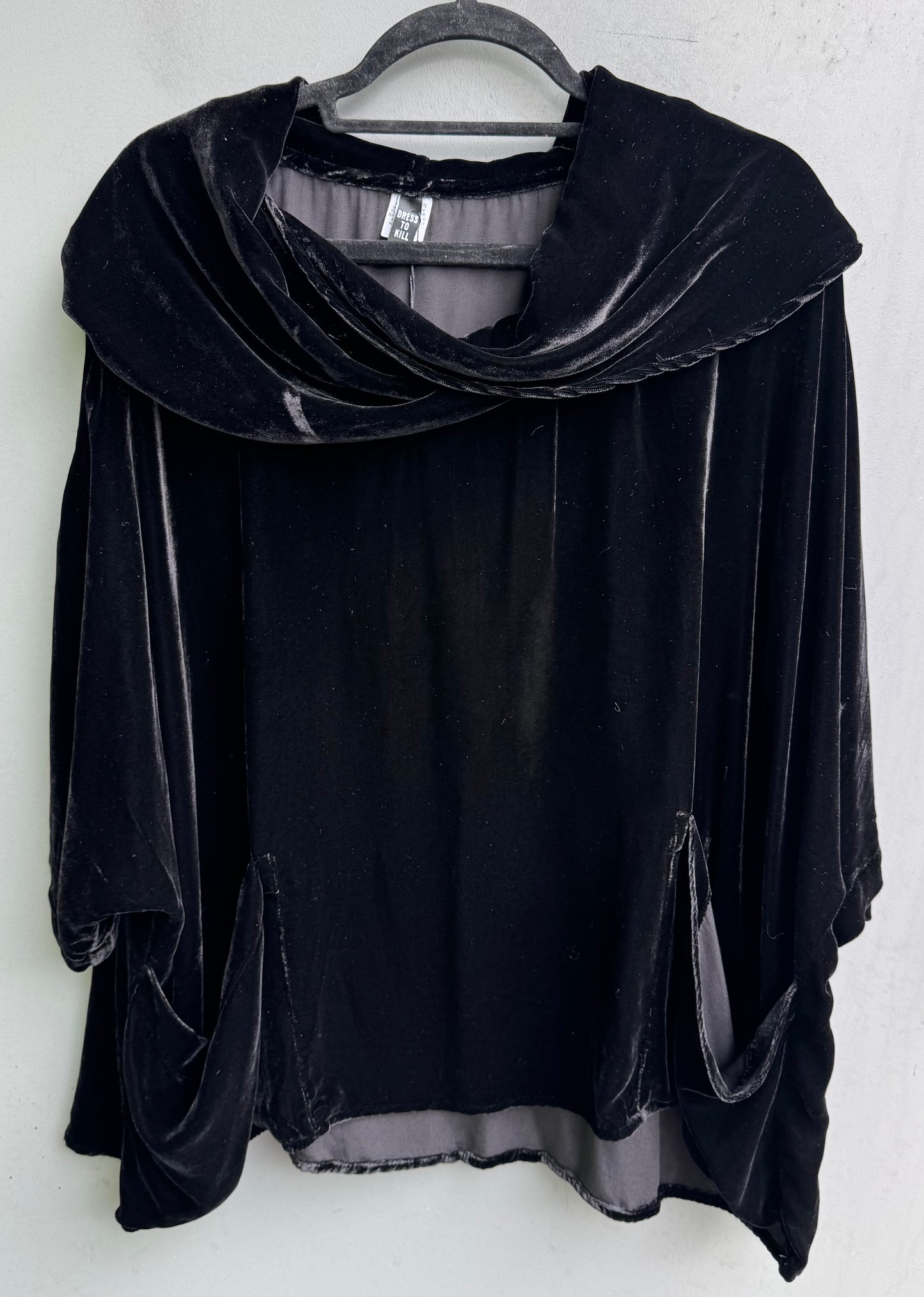 Two Pocket Criss Cross Pull