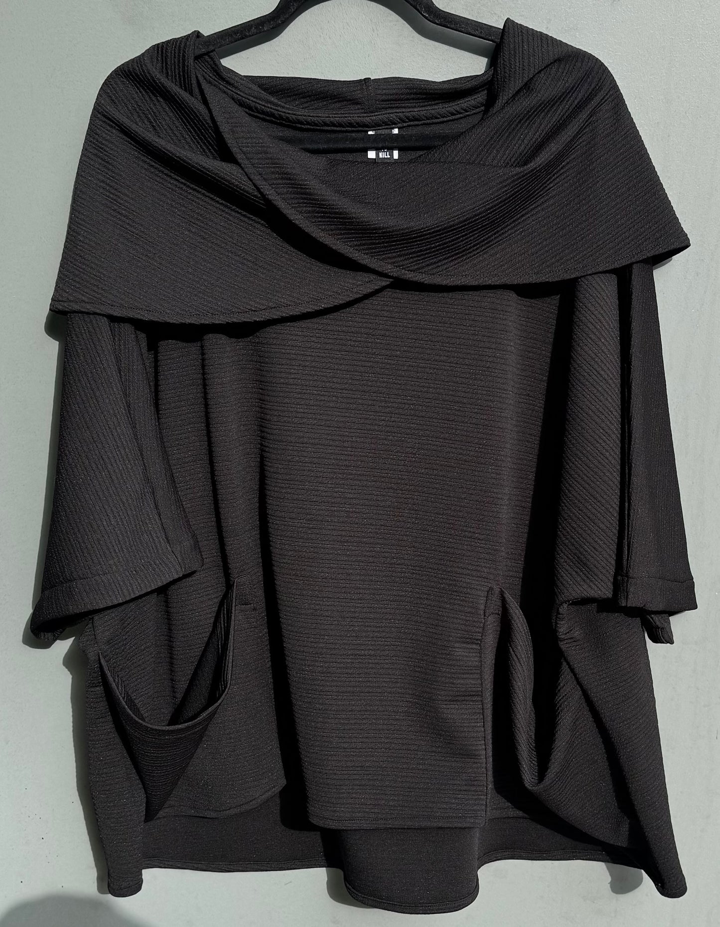 Two Pocket Criss Cross Pull