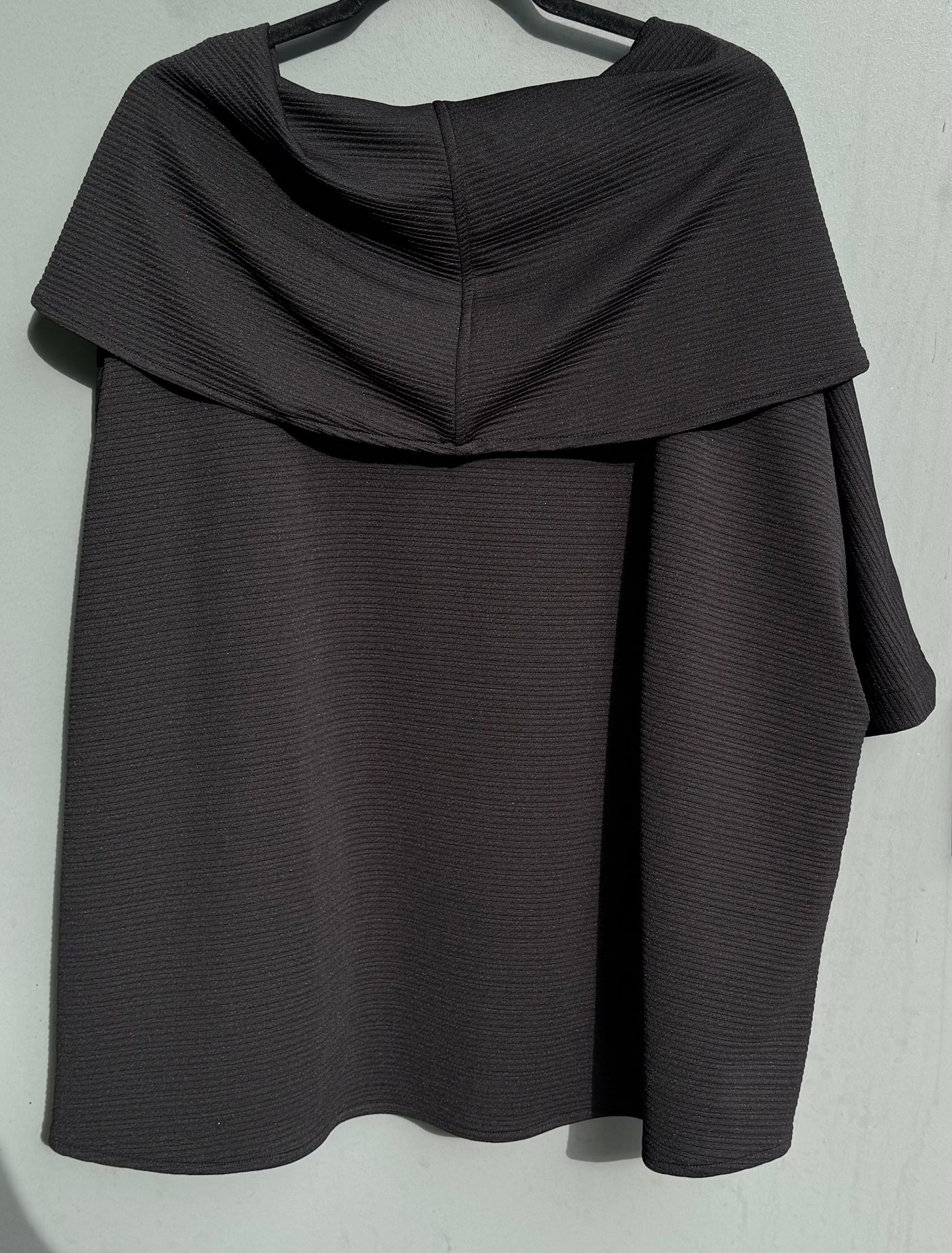 Two Pocket Criss Cross Pull