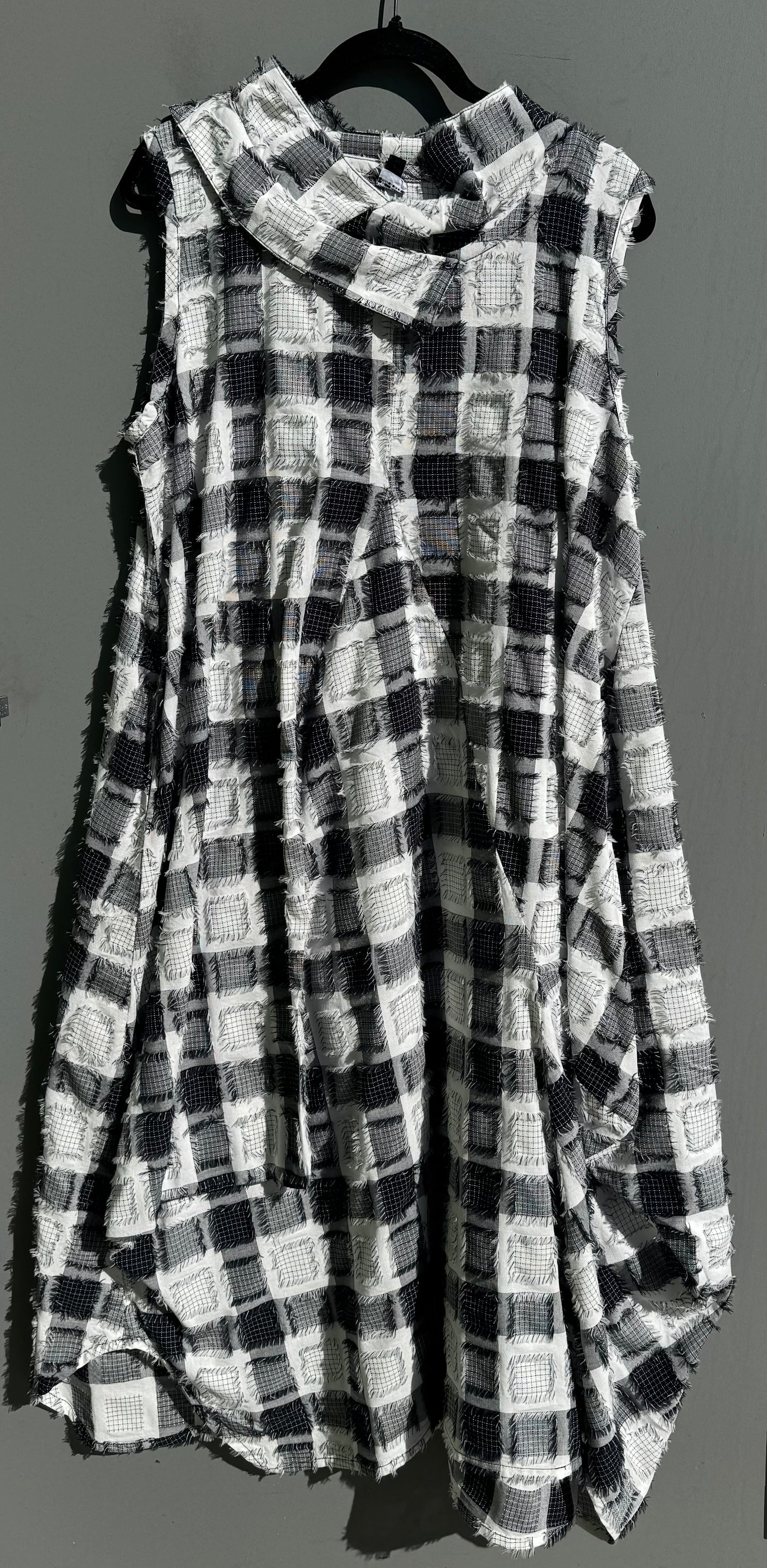 Criss Cross Glamour Dress