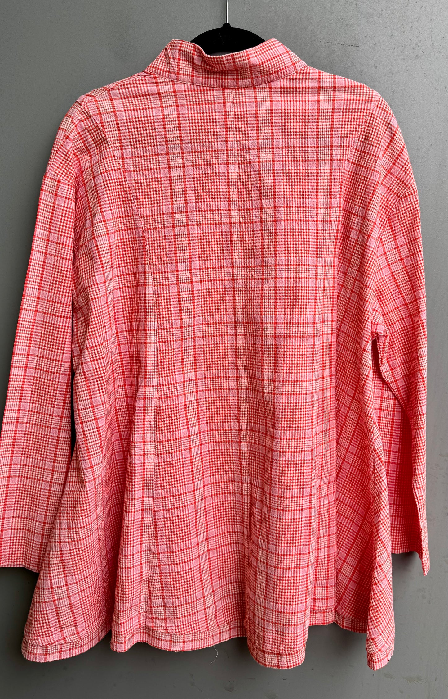 R Shirt