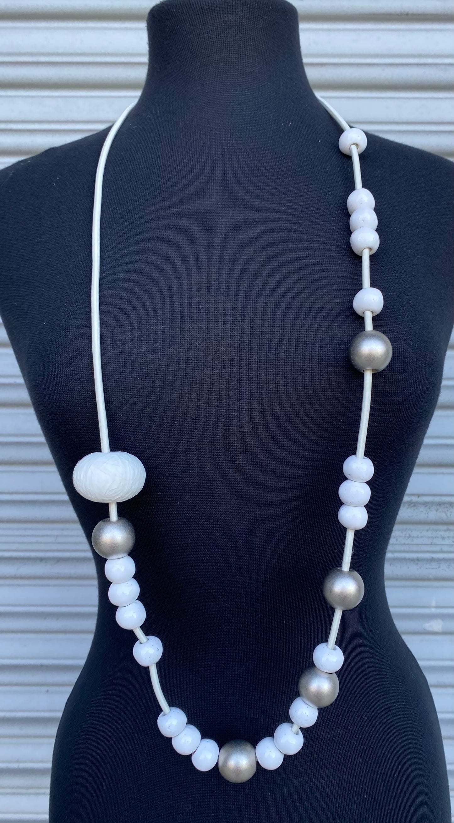 MARIA CALDERARA • WHITE MULTI BEADS