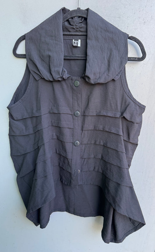 Multi Tuck vest