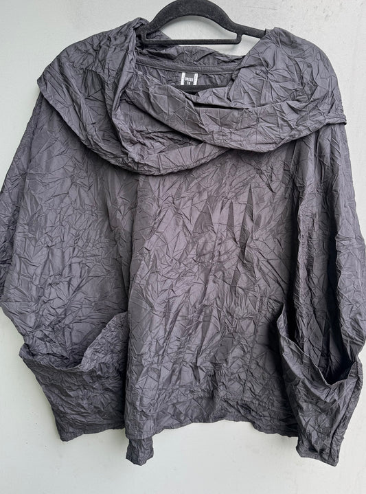 Two Pocket Criss Cross Cowl