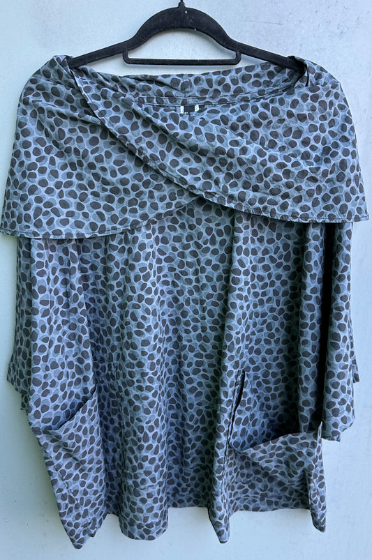 Two Pocket Criss Cross Pull
