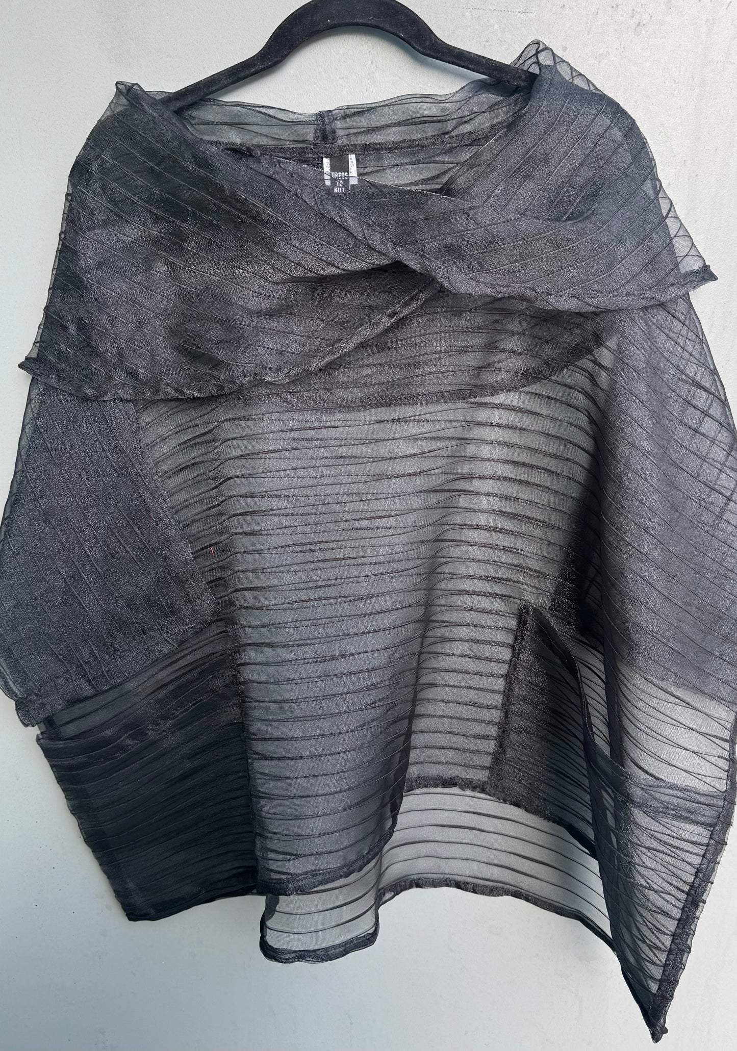 Two Pocket Criss Cross Pull