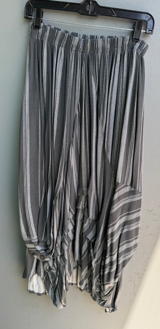 Glamour Tuck Skirt