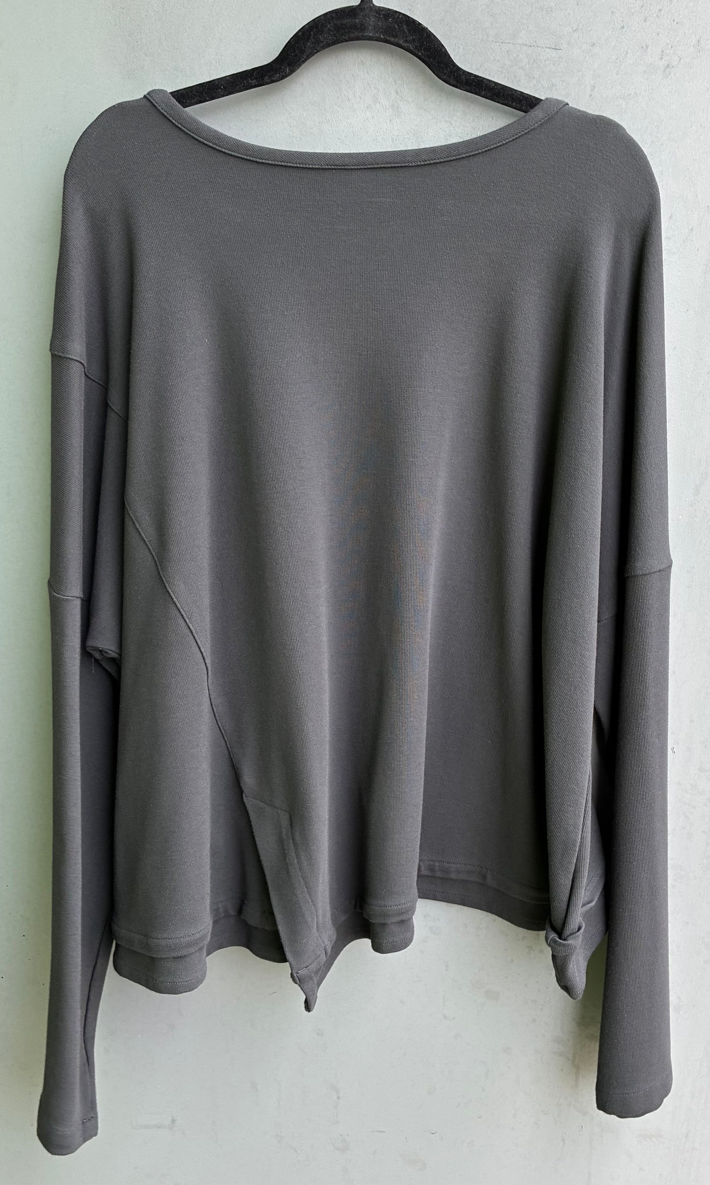 Long Sleeve Folded Bottom Pull