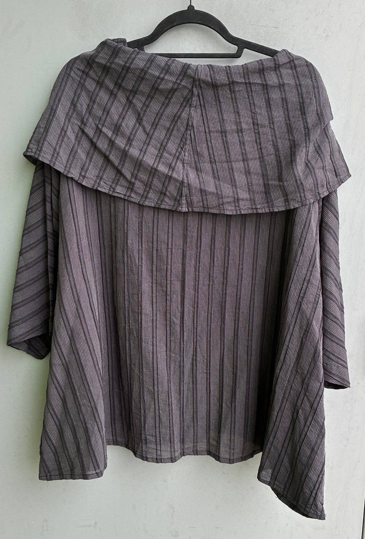 Two Pocket Criss Cross Pull